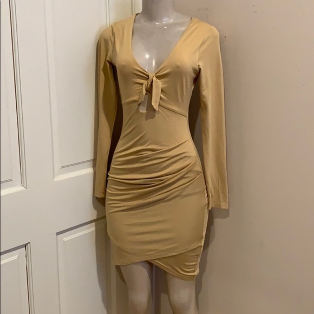 New cream long sleeves Dress mini size M